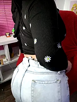 Snapshot of zahra_Jalid chatting on March 22, 2025, 1:00 am zahra Jalid online show from March 22, 2025, 1:00 am