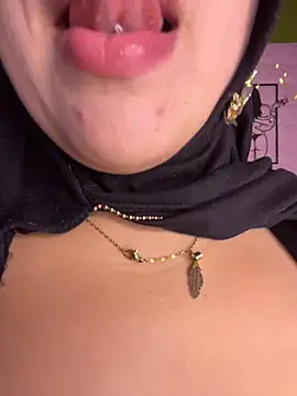 Snapshot of zahra_Jalid chatting on February 25, 2026, 1:39 am zahra Jalid online show from February 25, 2026, 1:39 am