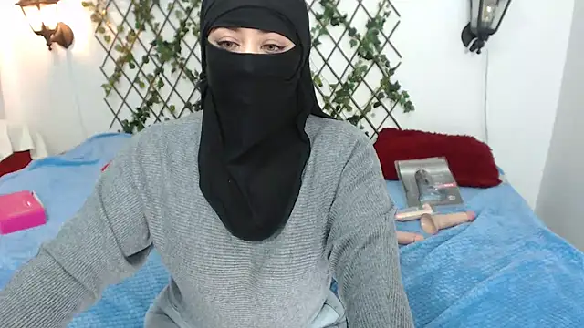 Snapshot of zahra_Jalid chatting on March 10, 2025, 11:06 pm zahra Jalid online show from March 10, 2025, 11:06 pm