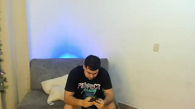 Snapshot of blueroom_party chatting on February 10, 2025, 12:29 pm blueroom party online show from February 10, 2025, 12:29 pm