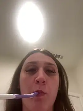 snowbabie4 online show from January 13, 2025, 12:51 am