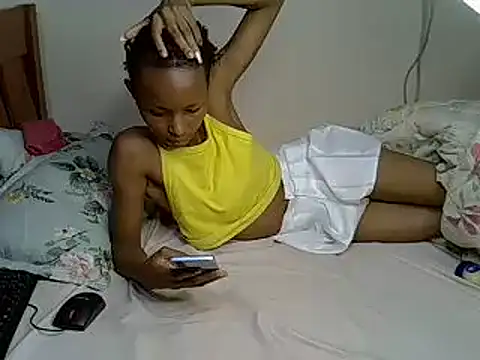 Snapshot of Sexykerii chatting on January 20, 2025, 2:43 am Sexykerii online show from January 20, 2025, 2:43 am