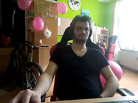 stary-w-kalesonach online show from March 4, 2025, 9:51 am