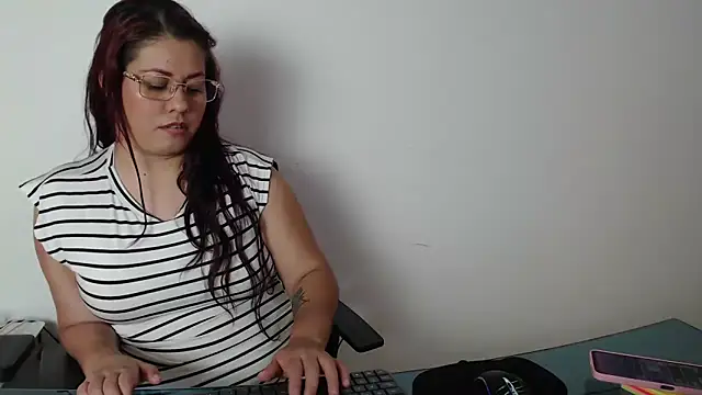 thamara226 online show from September 10, 2025, 5:23 pm