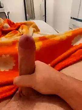 kzzix online show from December 18, 2025, 2:38 am