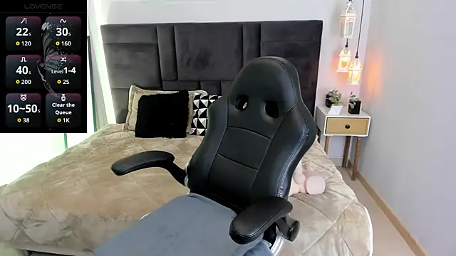 AtheneaRusell online show from October 9, 2025, 12:38 pm