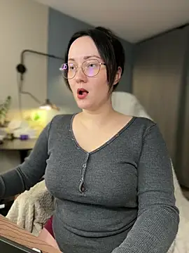 Kiss My Body online show from February 4, 2026, 5:41 pm