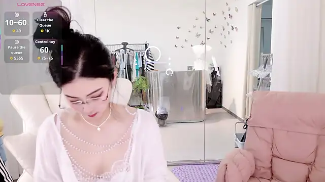 miaomiao-777 online show from February 25, 2026, 6:13 am