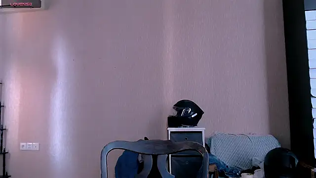  Roselina  online show from November 30, 2025, 7:31 am