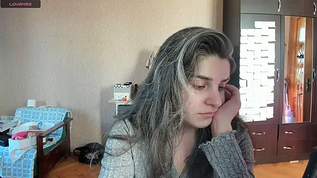 Snapshot of _Roselina_ chatting on July 9, 2026, 2:16 pm Roselina online show from July 9, 2026, 2:16 pm