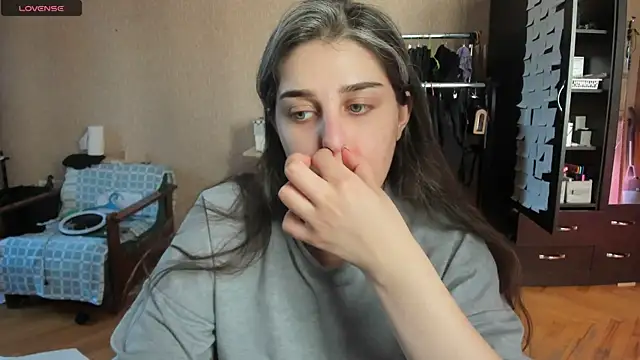 Snapshot of _Roselina_ chatting on July 1, 2026, 12:27 pm Roselina online show from July 1, 2026, 12:27 pm