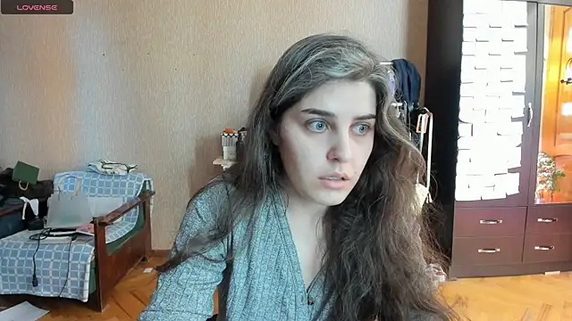 Snapshot of _Roselina_ chatting on June 15, 2026, 9:20 am Roselina online show from June 15, 2026, 9:20 am