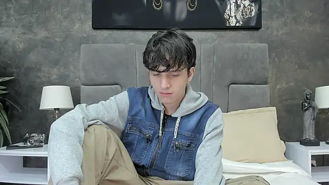 bruce hans online show from October 12, 2025, 11:44 am