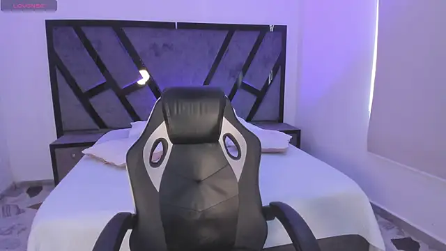 MattThompsonn online show from November 11, 2025, 8:14 pm