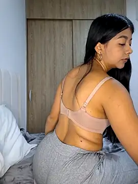 Snapshot of IslaBlaze chatting on October 26, 2025, 1:11 pm IslaBlaze online show from October 26, 2025, 1:11 pm