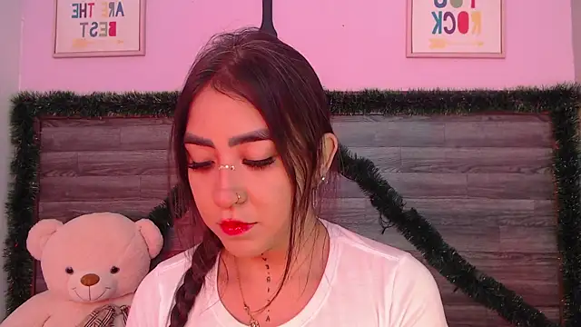 AdaaMillan online show from January 7, 2026, 7:19 pm