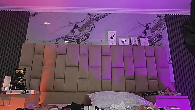 EthaanCox online show from February 22, 2026, 8:49 am