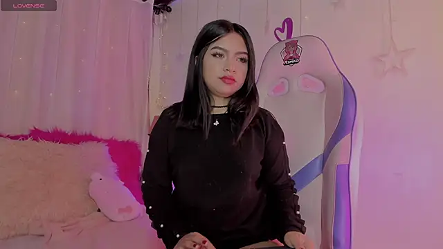 Snapshot of emma_soffia_ chatting on March 13, 2025, 6:01 pm emma soffia online show from March 13, 2025, 6:01 pm