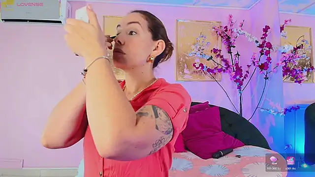 Snapshot of scarlette69 chatting on February 10, 2026, 8:08 pm scarlette69 online show from February 10, 2026, 8:08 pm