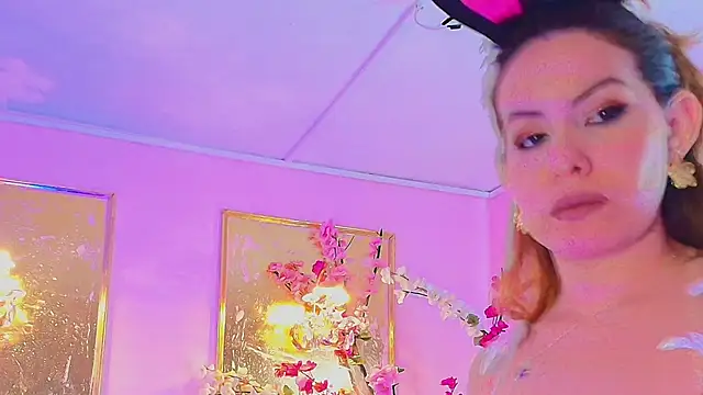 Snapshot of scarlette69 chatting on February 20, 2026, 8:00 pm scarlette69 online show from February 20, 2026, 8:00 pm