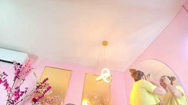 scarlette69 online show from October 8, 2025, 7:36 pm