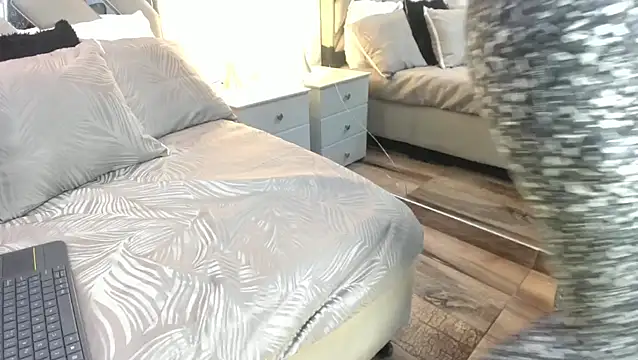 raquell moore online show from February 16, 2026, 12:26 pm