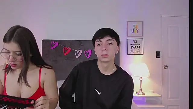 ethan and ava online show from February 26, 2025, 1:32 pm