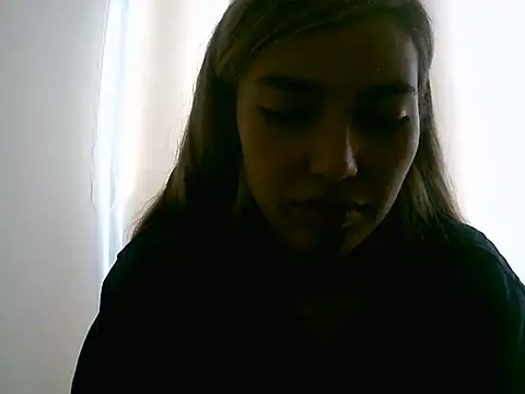 VittoriaTaylor online show from June 4, 2026, 8:24 pm