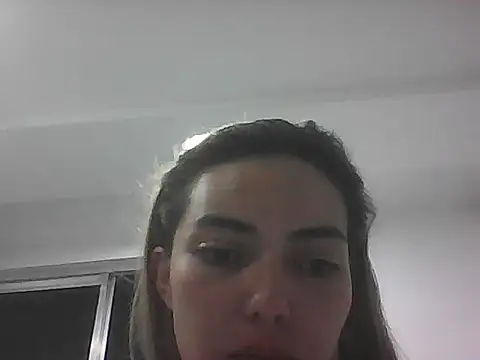 VittoriaTaylor online show from June 17, 2026, 1:27 am