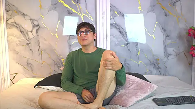 vanilla hot online show from October 25, 2025, 1:23 pm