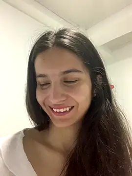 Snapshot of Bella_still chatting on November 6, 2025, 1:15 pm Bella still online show from November 6, 2025, 1:15 pm