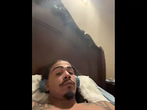 jamesx14877 online show from November 10, 2025, 11:32 pm