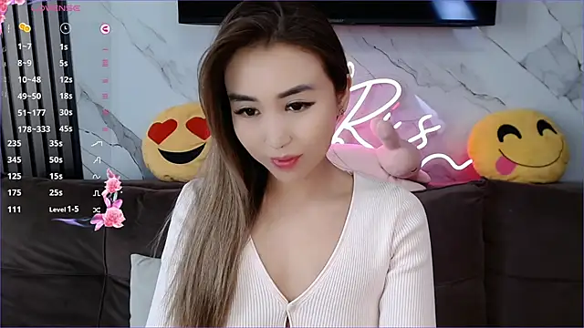 Snapshot of lilulileee chatting on February 6, 2025, 6:40 am lilulileee online show from February 6, 2025, 6:40 am