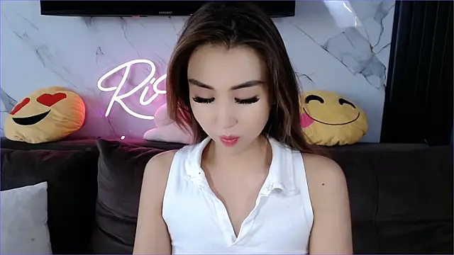 Snapshot of lilulileee chatting on March 4, 2025, 4:38 am lilulileee online show from March 4, 2025, 4:38 am