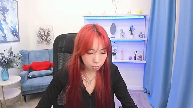 AnnaReyla online show from April 9, 2026, 7:20 pm