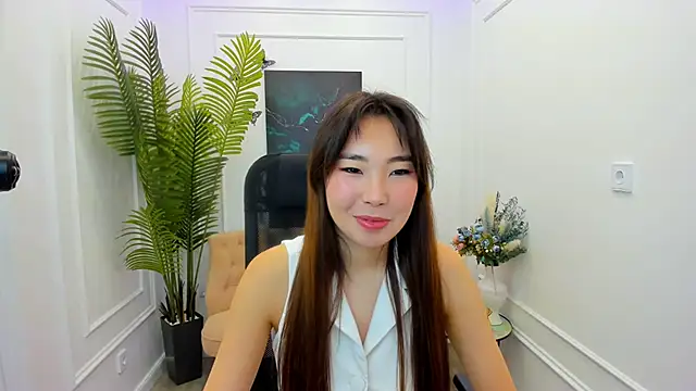 AnnaReyla online show from November 30, 2025, 11:55 am