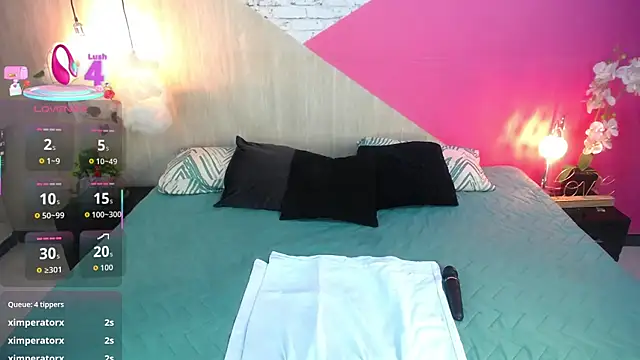 miss honey01 online show from October 14, 2025, 11:25 pm