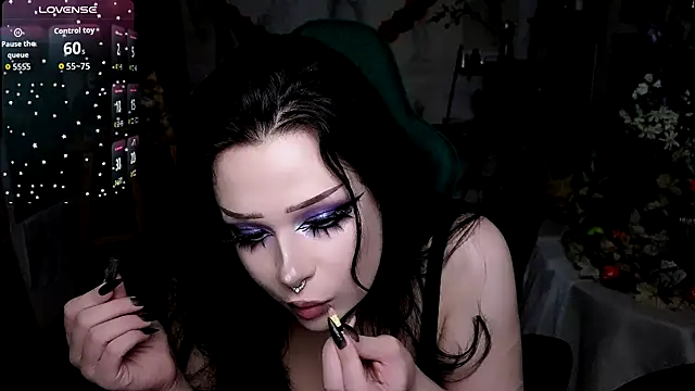 Rouz Farrel online show from November 2, 2025, 5:40 pm