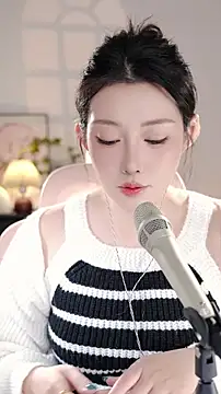 Snapshot of Dou-Dou-er chatting on November 7, 2025, 7:02 am Dou-Dou-er online show from November 7, 2025, 7:02 am