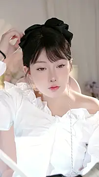 Snapshot of Dou-Dou-er chatting on October 23, 2025, 12:37 pm Dou-Dou-er online show from October 23, 2025, 12:37 pm