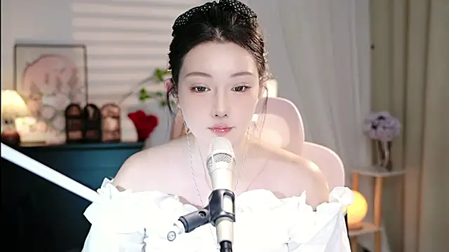 Snapshot of Dou-Dou-er chatting on October 13, 2025, 12:07 pm Dou-Dou-er online show from October 13, 2025, 12:07 pm