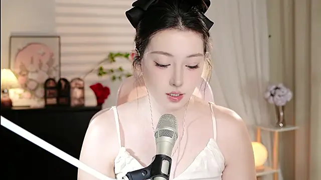 Snapshot of Dou-Dou-er chatting on October 16, 2025, 12:57 pm Dou-Dou-er online show from October 16, 2025, 12:57 pm