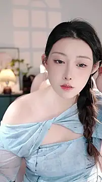 Snapshot of Dou-Dou-er chatting on November 4, 2025, 11:25 am Dou-Dou-er online show from November 4, 2025, 11:25 am