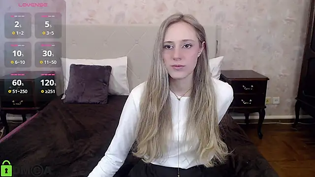 blondyriss online show from March 4, 2025, 2:42 pm