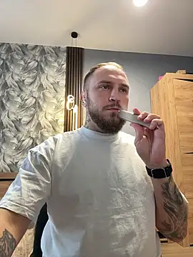 Snapshot of _XxX-XxX_ chatting on October 21, 2025, 6:35 am XxX-XxX online show from October 21, 2025, 6:35 am