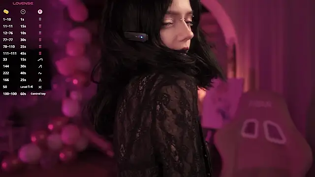 miuri miy online show from February 13, 2026, 6:52 pm