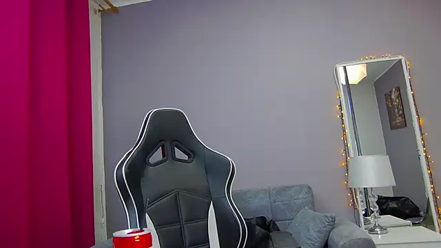 Snapshot of Eva_Lovvia_ chatting on February 17, 2025, 8:38 pm Eva Lovvia online show from February 17, 2025, 8:38 pm