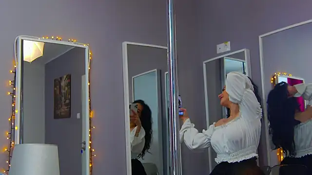 Snapshot of Eva_Lovvia_ chatting on February 11, 2025, 7:38 pm Eva Lovvia online show from February 11, 2025, 7:38 pm