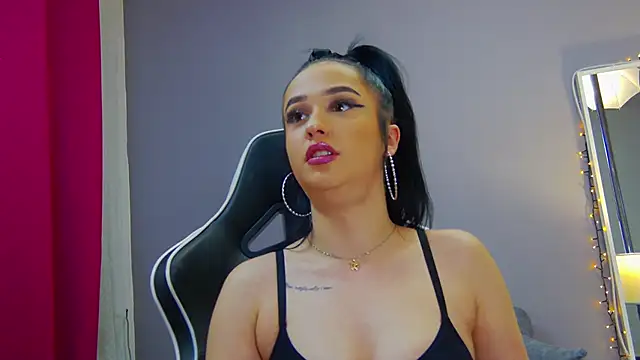 Snapshot of Eva_Lovvia_ chatting on February 20, 2025, 7:41 pm Eva Lovvia online show from February 20, 2025, 7:41 pm