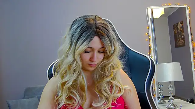 Snapshot of Eva_Lovvia_ chatting on March 3, 2025, 7:39 pm Eva Lovvia online show from March 3, 2025, 7:39 pm